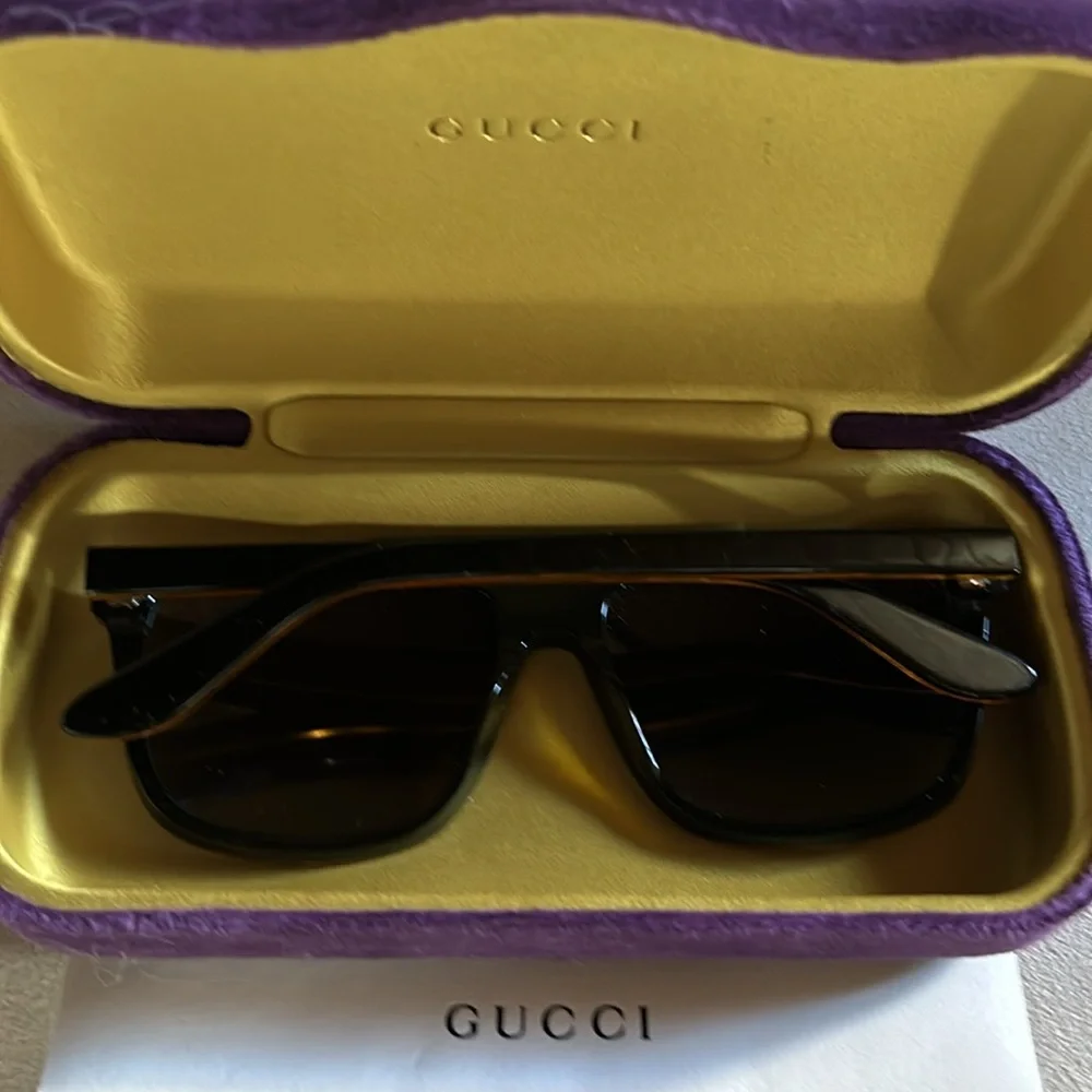 Gucci Sunglasses never worn. - Picture 2 of 4